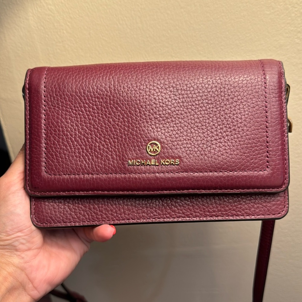 Michael Kors cross body purse